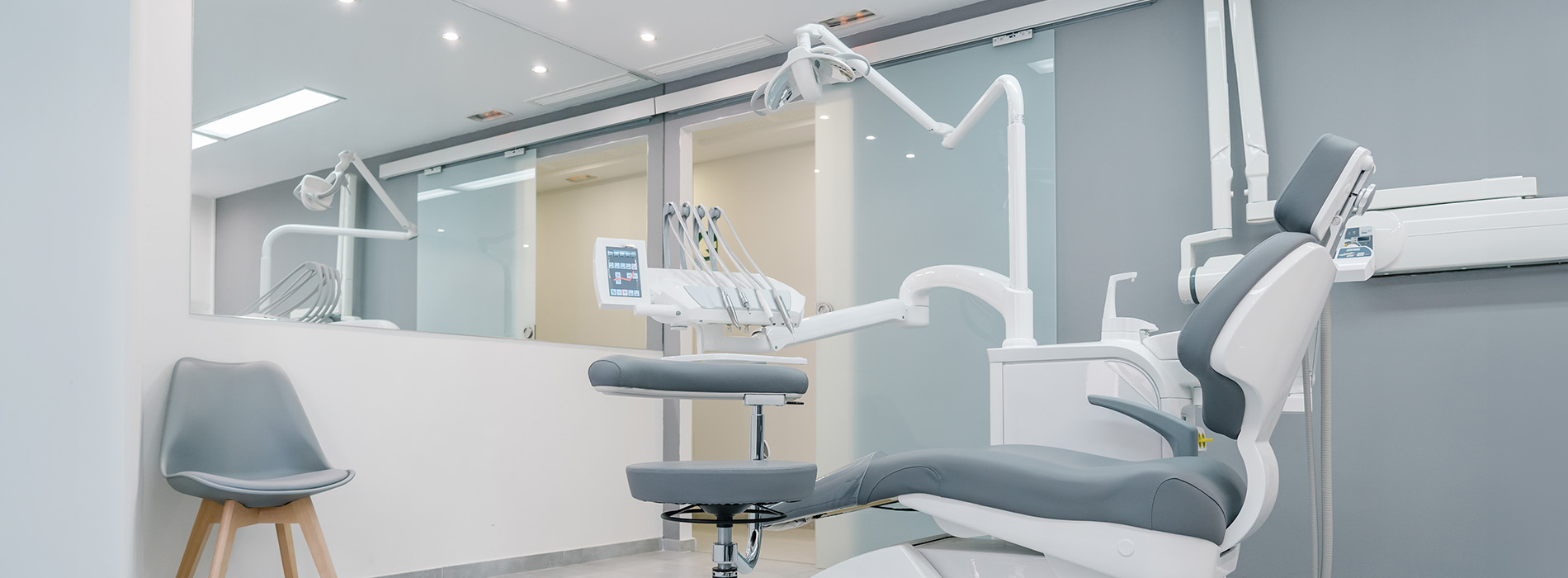 Frankford Dental Group | Oral Exams, Extractions and Implant Dentistry